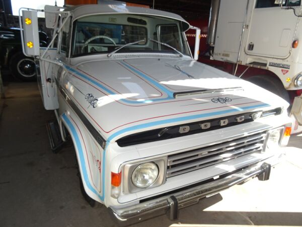 Metropolitan Towing Dodge 300